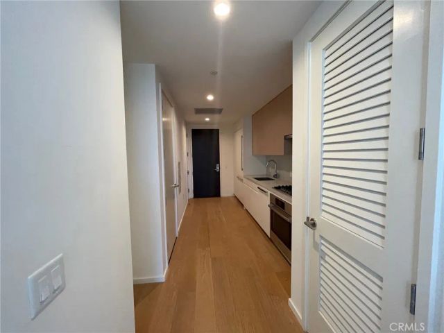 877 Francisco Street 1921, Los Angeles, CA 90017