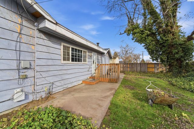 613 Fuller St, Richland, WA 99352