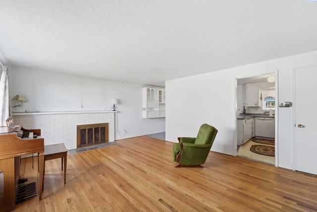 613 Fuller St, Richland, WA 99352