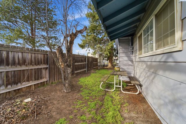 613 Fuller St, Richland, WA 99352