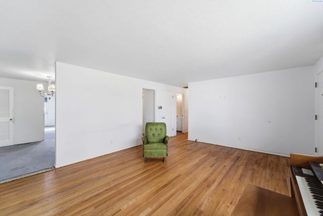 613 Fuller St, Richland, WA 99352