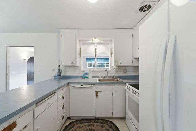 613 Fuller St, Richland, WA 99352