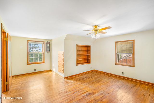 2958 Gaston Ave, Knoxville, TN 37917