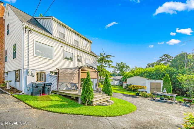 2958 Gaston Ave, Knoxville, TN 37917