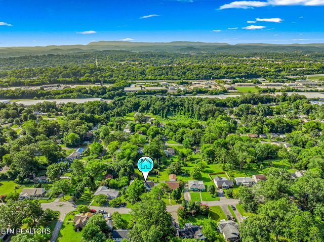 2958 Gaston Ave, Knoxville, TN 37917