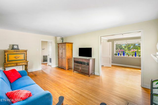 2958 Gaston Ave, Knoxville, TN 37917