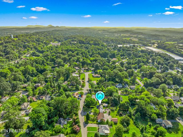 2958 Gaston Ave, Knoxville, TN 37917