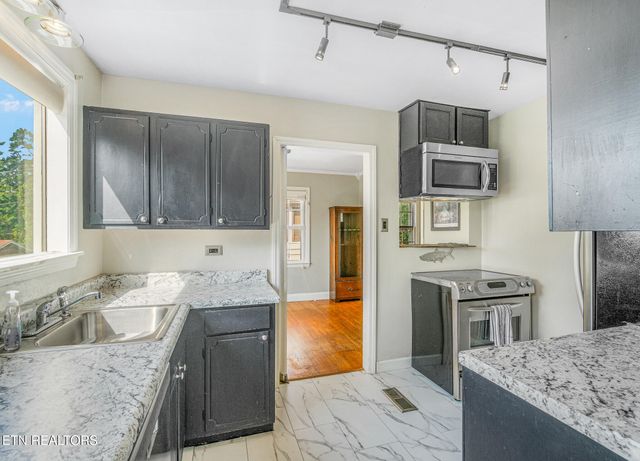 2958 Gaston Ave, Knoxville, TN 37917