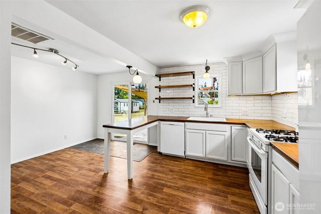 11101 122nd St E, Puyallup, WA 98374