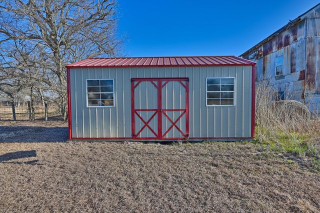 8152 Fm 141, Dime Box, TX 77853