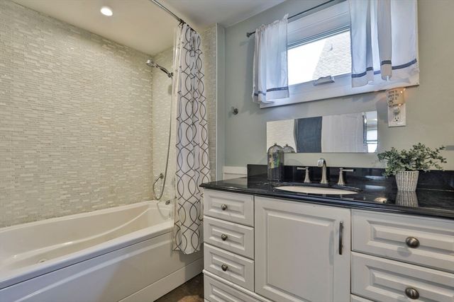 23 Bailey St, Lynn, MA 01904