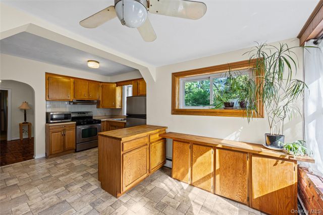 108 Claremont Street, Deer Park, NY 11729