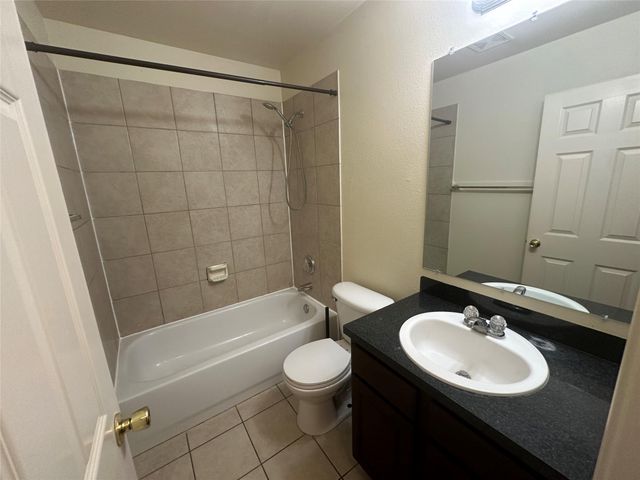 1408 Bergin CT B, Georgetown, TX 78626