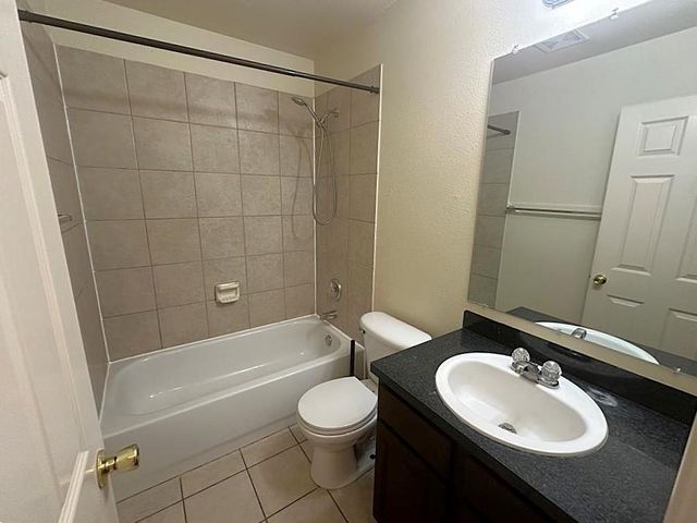 1408 Bergin CT B, Georgetown, TX 78626