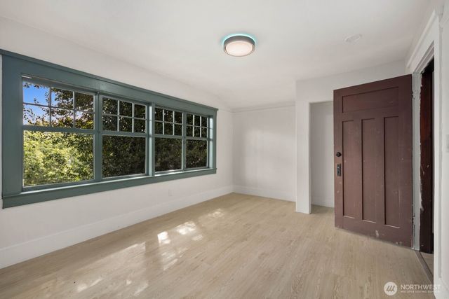 2109 Aurora Avenue N, Seattle, WA 98109