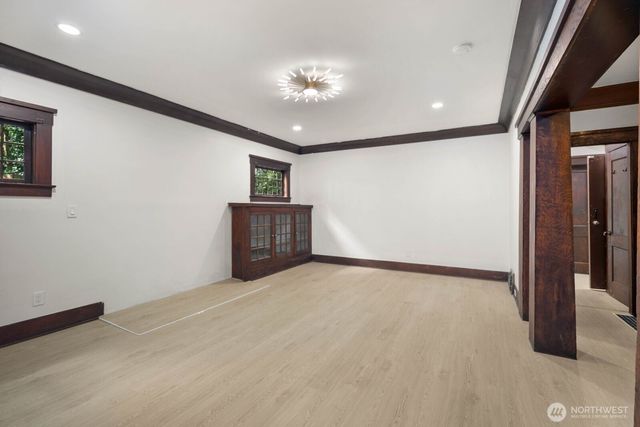2109 Aurora Avenue N, Seattle, WA 98109