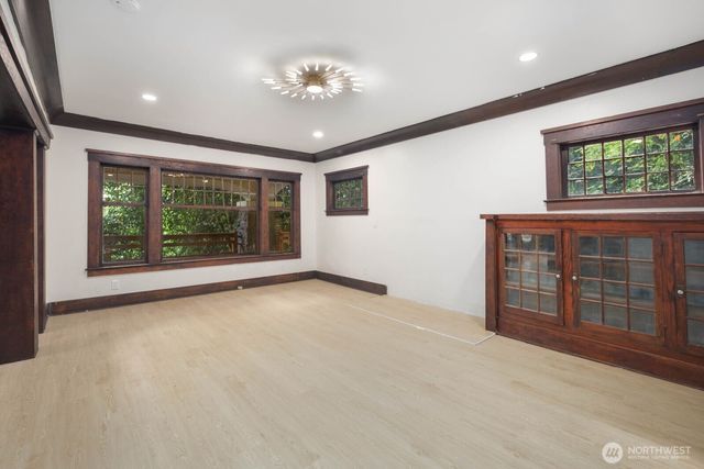 2109 Aurora Avenue N, Seattle, WA 98109
