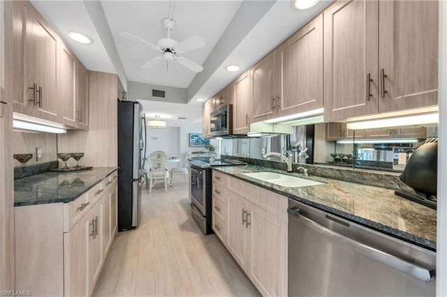 4001 Gulf Shore BLVD N # 207, Naples, FL 34103