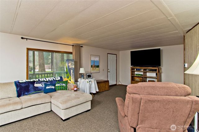 14125 Kapowsin Highway E, Graham, WA 98338