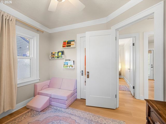 227 Se 84TH Ave, Portland, OR 97216