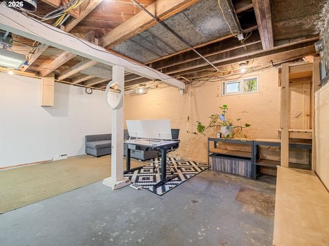 227 Se 84TH Ave, Portland, OR 97216
