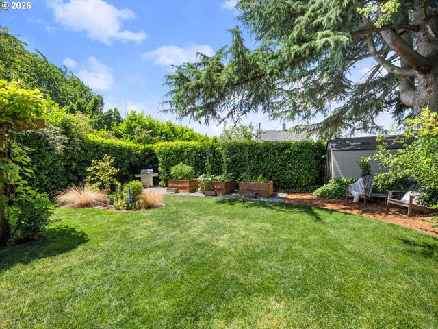 227 Se 84TH Ave, Portland, OR 97216