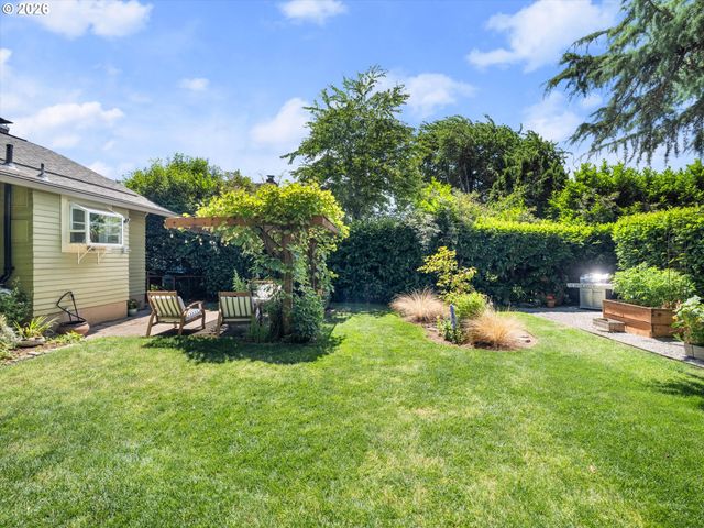 227 Se 84TH Ave, Portland, OR 97216