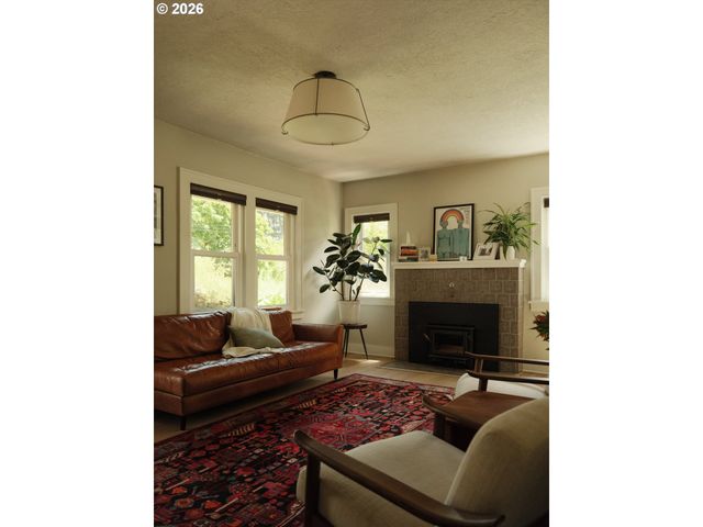 227 Se 84TH Ave, Portland, OR 97216