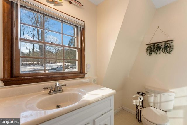 1596 RIVER RD, New Hope, PA 18938