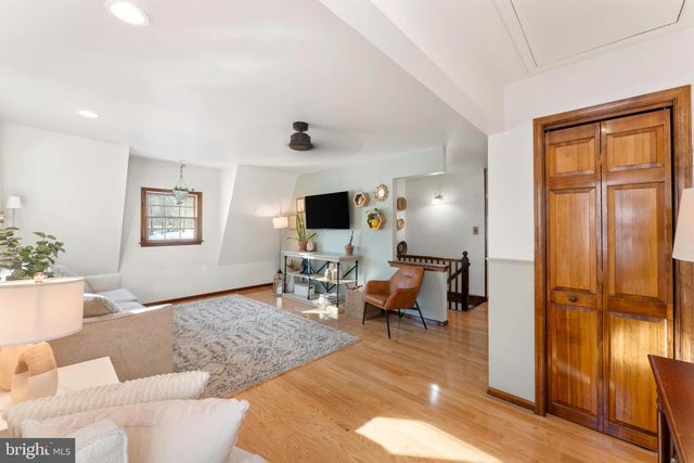 1596 RIVER RD, New Hope, PA 18938