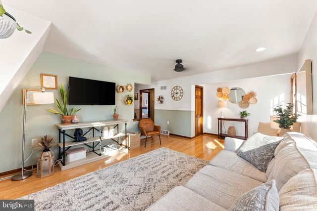 1596 RIVER RD, New Hope, PA 18938