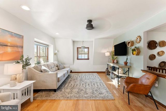 1596 RIVER RD, New Hope, PA 18938