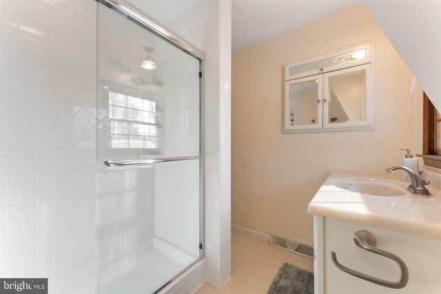 1596 RIVER RD, New Hope, PA 18938