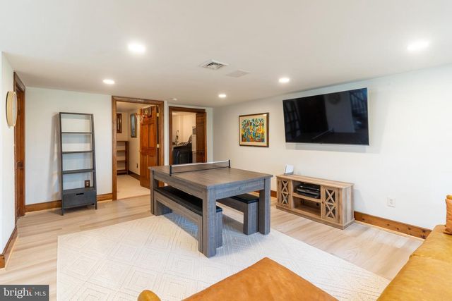 1596 RIVER RD, New Hope, PA 18938