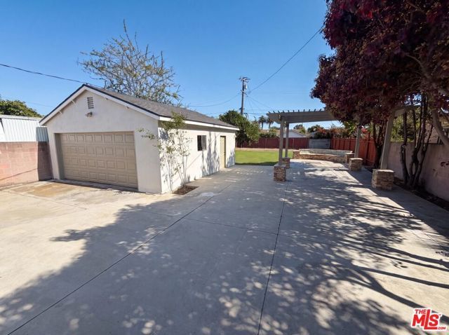 818 W 130th Street, Compton, CA 90222