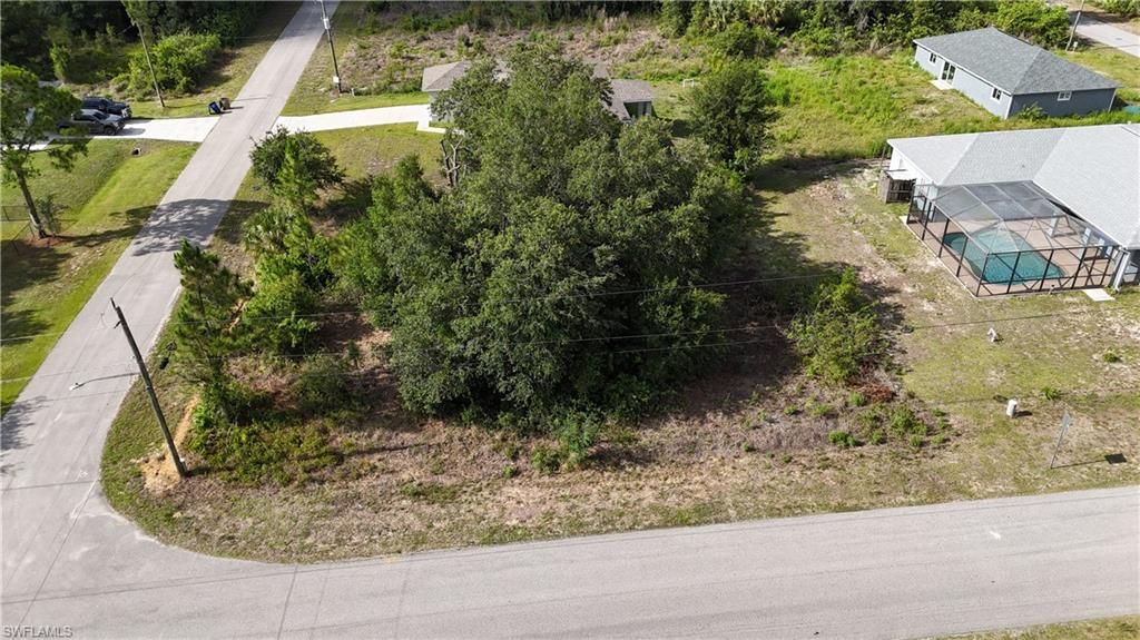 2025 Robert AVE, ALVA, FL 33920 — exterior
