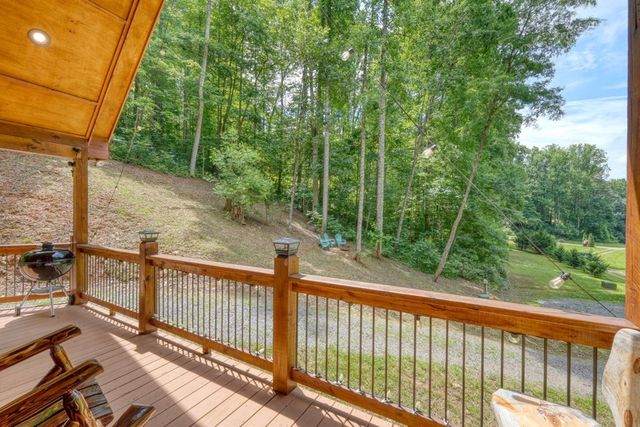 619 Cherokee Oaks Road, Murphy, NC 28906