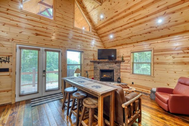 619 Cherokee Oaks Road, Murphy, NC 28906