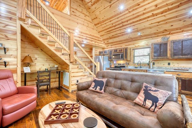 619 Cherokee Oaks Road, Murphy, NC 28906