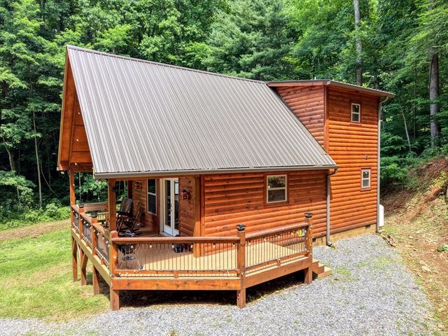 619 Cherokee Oaks Road, Murphy, NC 28906