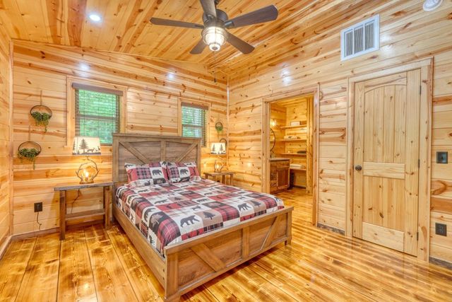 619 Cherokee Oaks Road, Murphy, NC 28906
