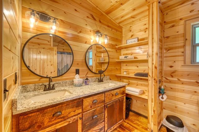 619 Cherokee Oaks Road, Murphy, NC 28906