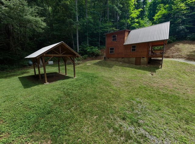 619 Cherokee Oaks Road, Murphy, NC 28906