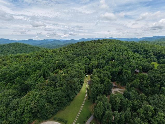 619 Cherokee Oaks Road, Murphy, NC 28906