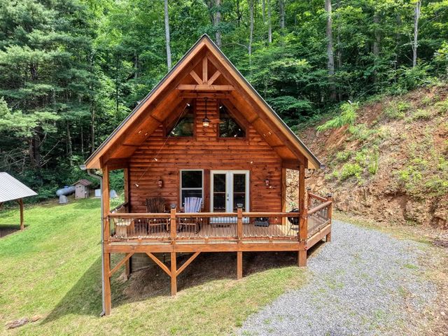 619 Cherokee Oaks Road, Murphy, NC 28906