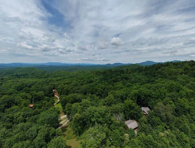 619 Cherokee Oaks Road, Murphy, NC 28906