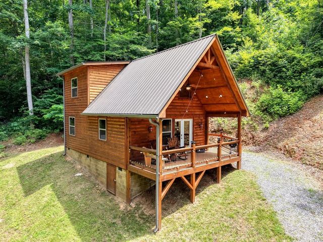 619 Cherokee Oaks Road, Murphy, NC 28906