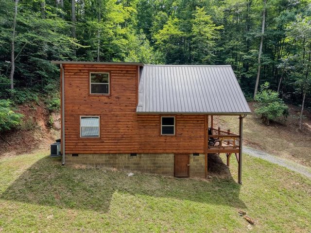 619 Cherokee Oaks Road, Murphy, NC 28906