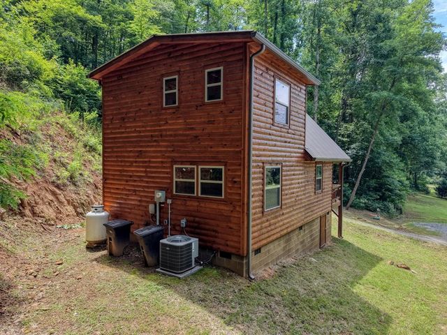 619 Cherokee Oaks Road, Murphy, NC 28906