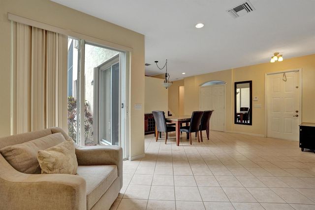 5897 NW 120th Terrace, Coral Springs, FL 33076